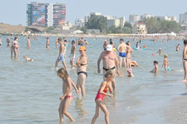 Vremea se ameliorează, dar tot nu scăpăm de ploi